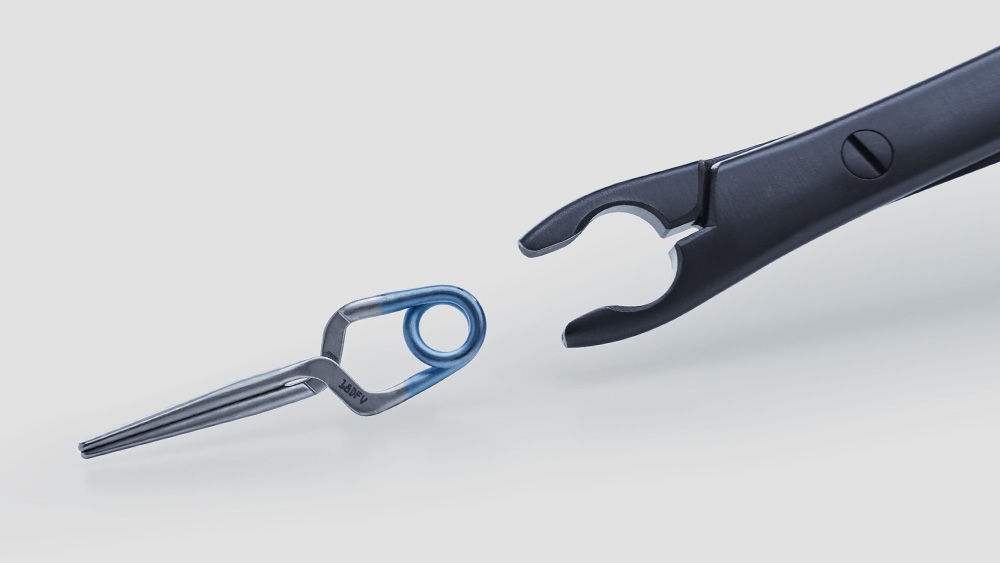 Clip aneurismático AESCULAP® YASARGIL® con aplicador de clips