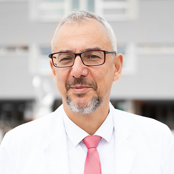 Profesor Asistente Radim, Hospital Universitario Lipina de Ostrava, República Checa